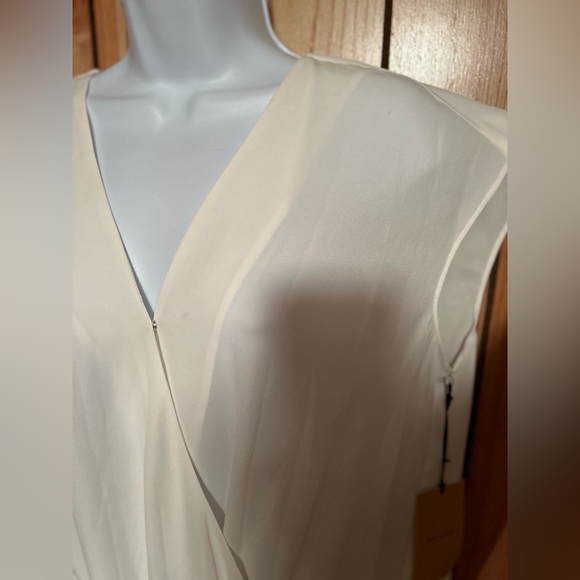 Halogen Women’s New White Blouse Top Size M V Neck Wrap pleated High-Low edge - Picture 8 of 10